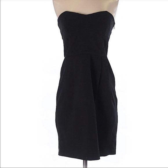 Diane Von Furstenberg Dresses & Skirts - 🍾 Diane Von Furstenberg black strapless dress